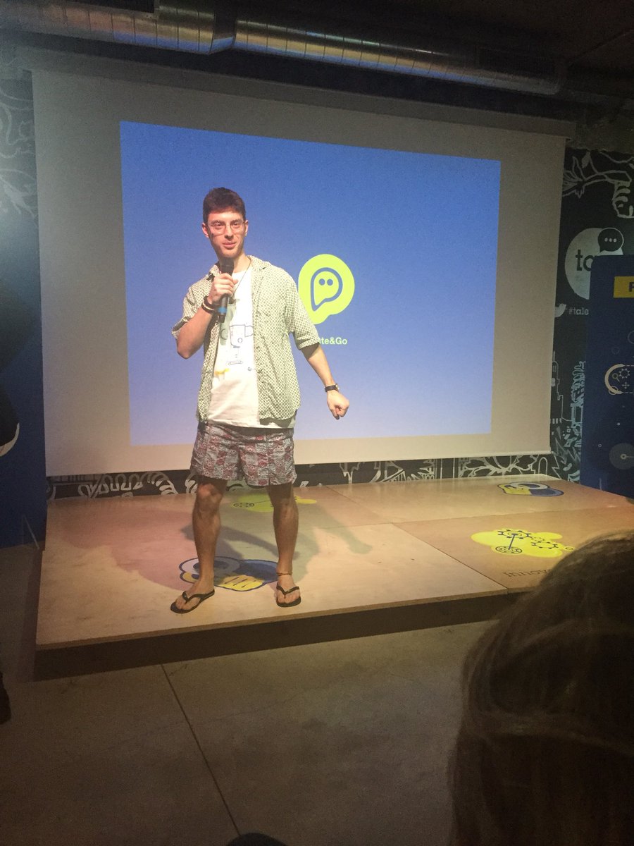 EmilianoVernini's tweet photo. Team3 Poste&amp;Go..creatività estrema anche nel look! @PosteNews #PosteHack7 @FranziniElisa https://t.co/bNcYnEtRo4