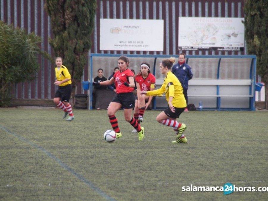 s24horas's tweet photo. DEPORTES | El @CDSalamancaFF derrota con un contundente 0-12 al filial del Parquesol https://t.co/vculRv7huR vía @s24horas https://t.co/0JJRcEuyei