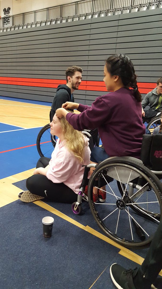 <a href="/SteelersWBC/">Sheffield Steelers</a> @SheffHallamWCBB <a href="/BritWheelBBall/">British Wheelchair Basketball</a> spot of pampering before the final! Even captured a smile from the gaffer!! 😝