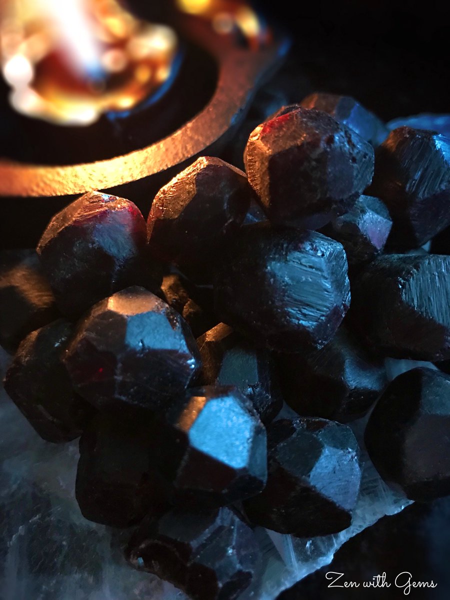 zenwithgems's tweet photo. Just Listed Faceted Natural Rough Garnet! https://t.co/rln91qhbUL #crystals #gemshop #etsyshop #holistic #Gemstone #Crystal #crystalhealer #gemstones #rockshop #crystalgrid #crystalenergy #garnet #naturalgarnet #facetedgarnet #roughgarnet #rootchakra #zenwithgems https://t.co/e4hAueMUSP