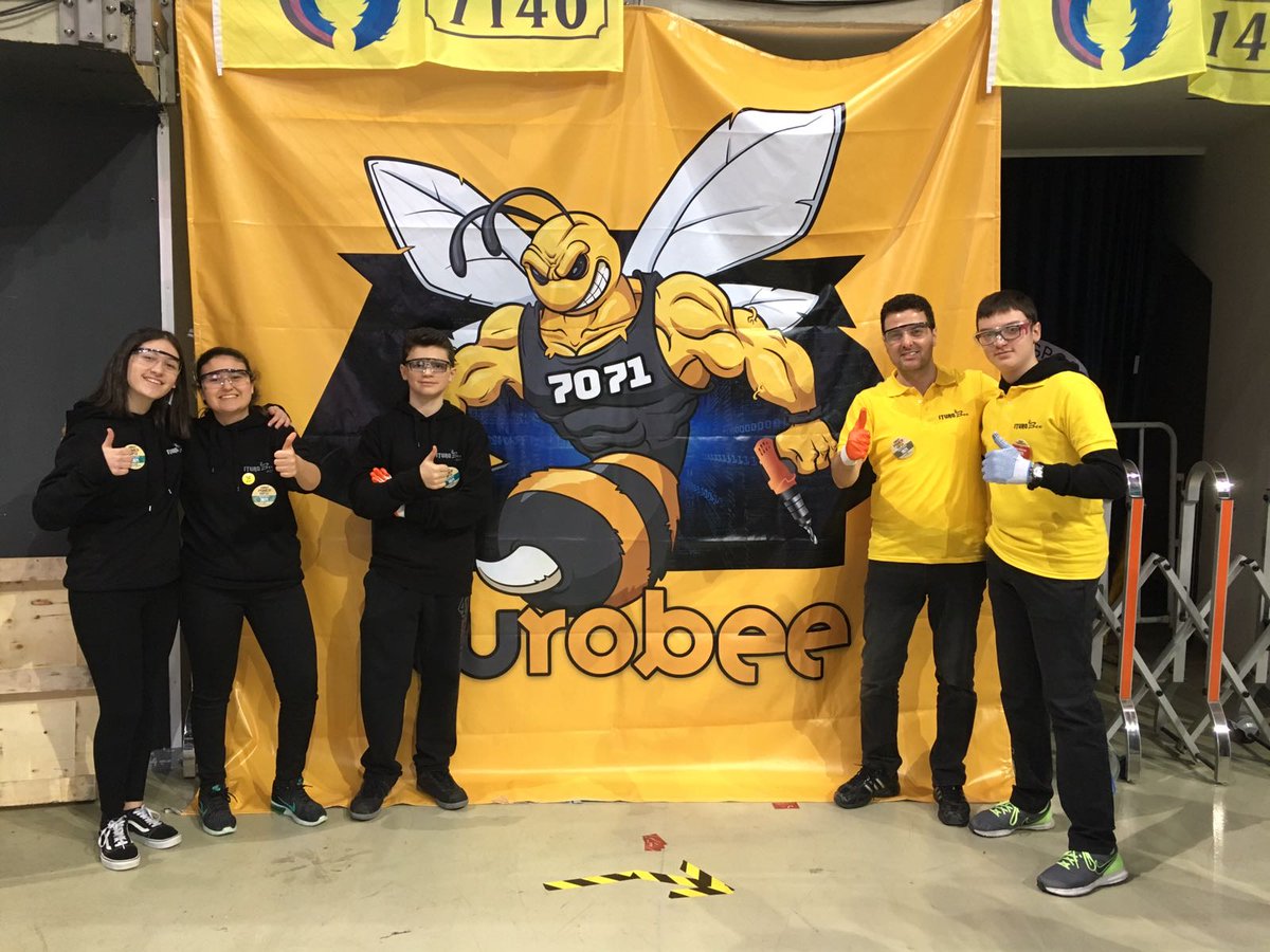 itugvo's tweet photo. Ekrem Elginkan Lisesi Robotik Takımımız @ITURobee
FRC İstanbul Bölge Turnuvasında bugün
sıralama maçlarına çıkacak! Takımımıza gönülden başarılar dileriz! #FRC #ITURoBee https://t.co/hrAP0TllM9
