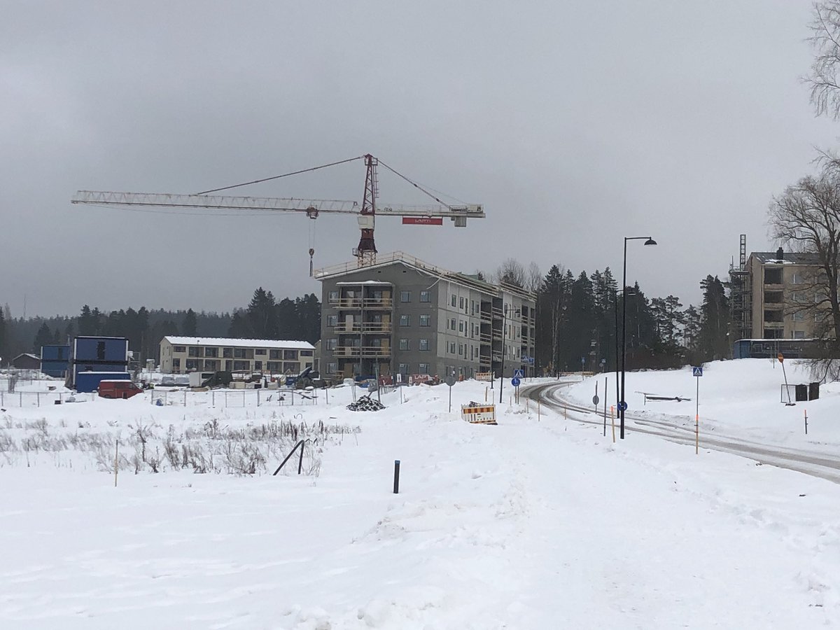 SibboKD's tweet photo. Söndagspromenad i #Nickby för att observera hur centrumbilden förändras i #Sibbo https://t.co/JZnyblvTGP