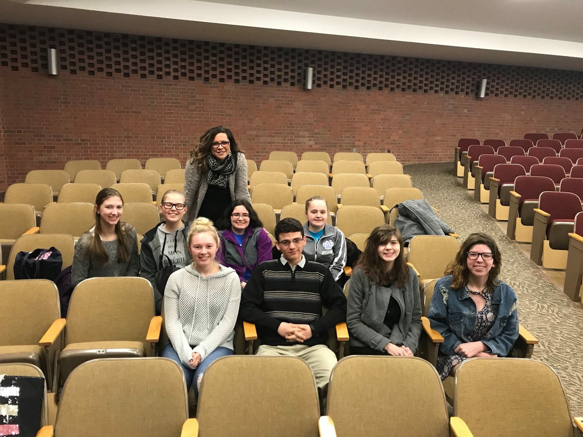 StudioMakayla's tweet photo. I participated in my first #PenOhio competition at Kent State Stark for regionals yesterday. https://t.co/xtPZtIi0LM