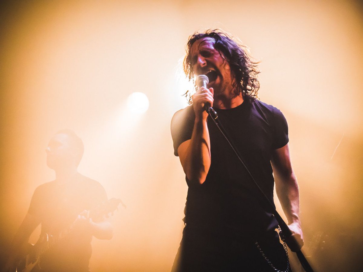 Skyfever1's tweet image. #LIVING #RT #buttonfactory #irishmusicparty #Skyfever #NP Thanks @raykeoghmedia - he captures the magic!