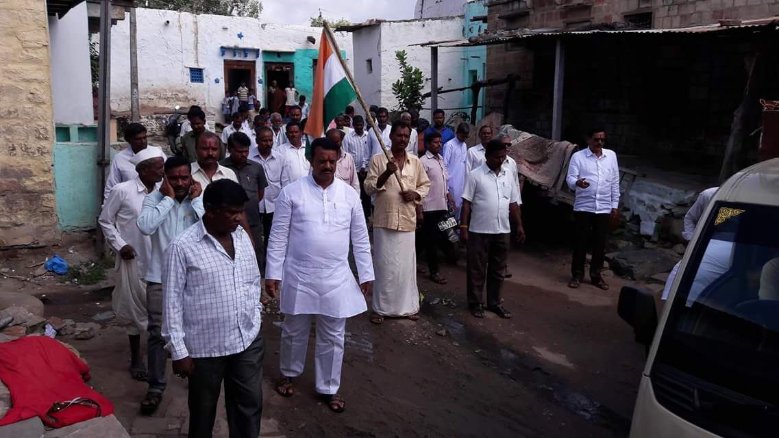 Raghave80908192's tweet photo. Res, Shri @Narendramodi called “The Tiranga Yatra” at the time he made “Tiranga Yatra” in several village’s of Muddebihal.He tried to increase patriot of nation so please provide #Muddebihal_Assembly_BJP_Ticket
@santhoshbjp https://t.co/S3UPkKcoBi