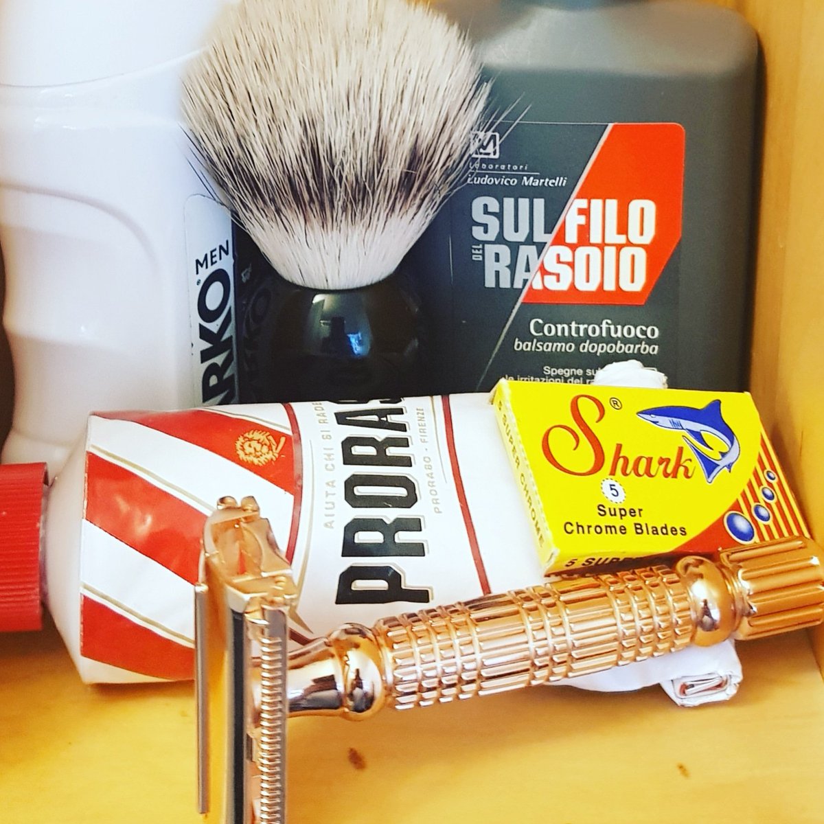 shave7razor's tweet photo. #SOTD #headShave #DE #razor #JagenDavid #shark #chrome #proraso #Sulfilo #muhle #silvertip #wetshaving #shaving #shave #straightrazor #whetshavers #weekend #sunday @shave7razor #shave7razor #Oslo #Norway #wetshaveloyalists #smooth #BBS @Allwetshavers https://t.co/0Cld3bCOfI