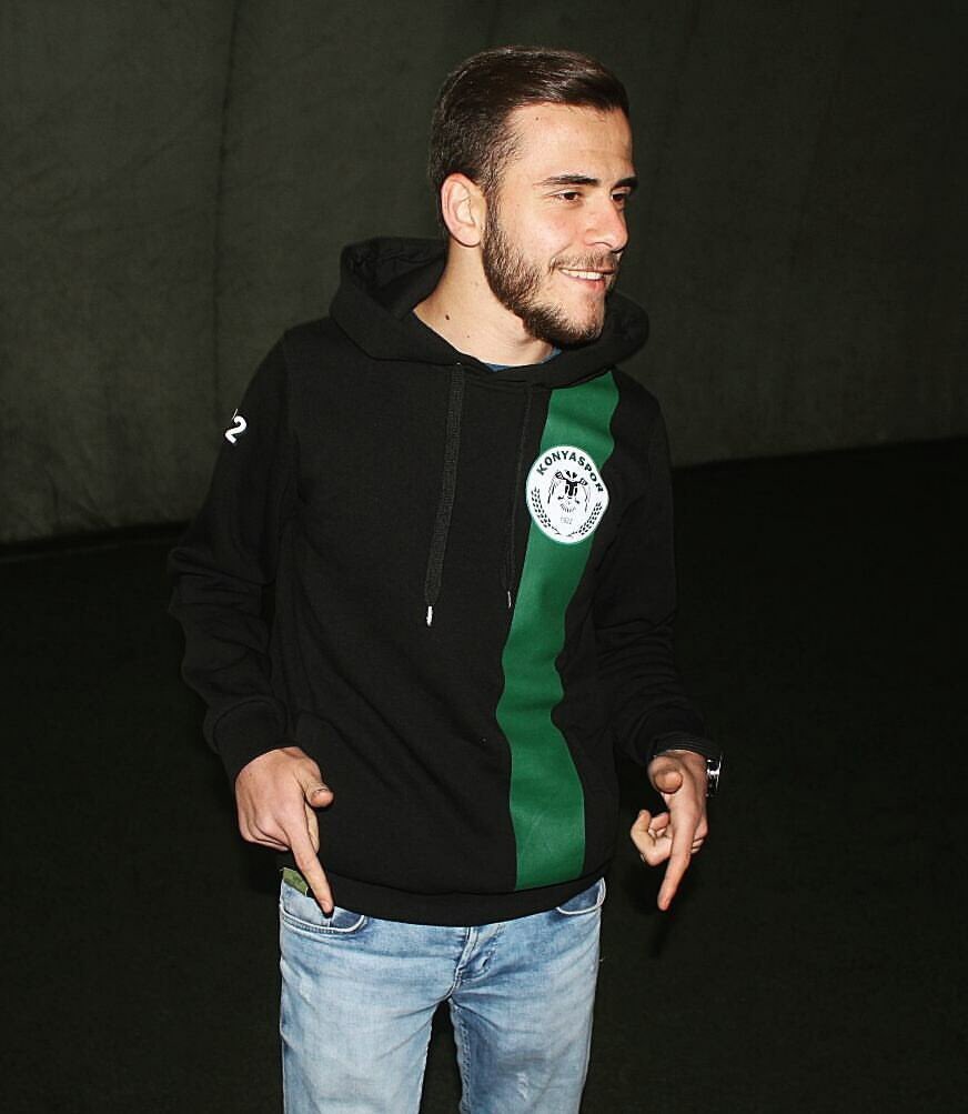 Nalçacılılar grubundan Uğur Mercanoğlu kardeşimiz dün gece geçirdiği trafik kazası sonucunda hayatını kaybetmiştir. Mercanoğlu ailesine ve sevenlerine sabır,merhum kardeşimize Allahtan rahmet dileriz.