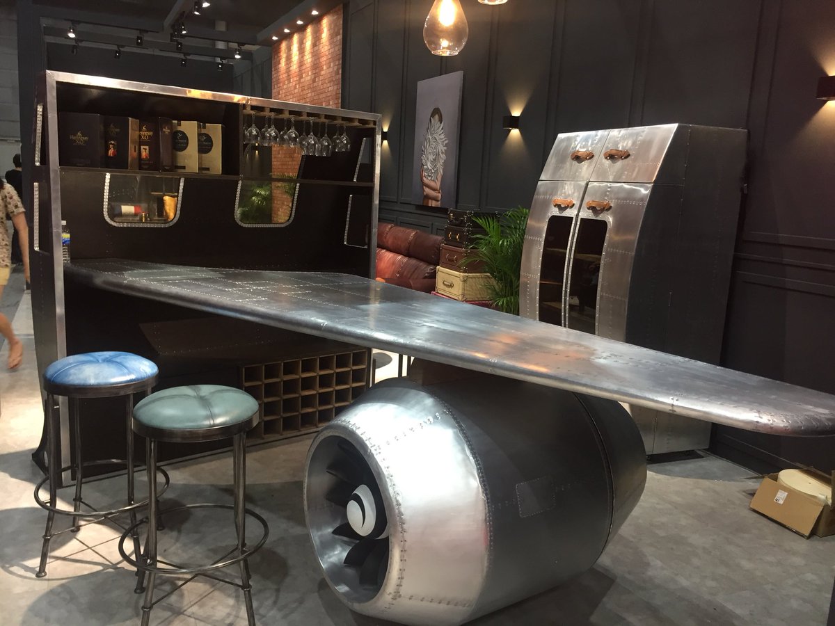scorpiontwit's tweet photo. Talli hoke hawai jahaaj ban gaya - have been hearing this phrase for a Long time -today I saw a bar unit which fulfills this desire 😜#iifs #singapore #barunits #bar #creativedesigns https://t.co/sGdgdVCf8L