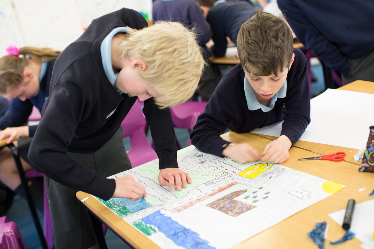 HYFtweet's tweet photo. #AmazingAnimation with @Ani-@Ani_Station at @TrinityHenley A unique experience thoroughly enjoyed by all the children! Thank you!! @cherylgphoto great shots! 📸 #hyf2018 #schoolworkshops #lovehenley https://t.co/uvWQ1WNCtM