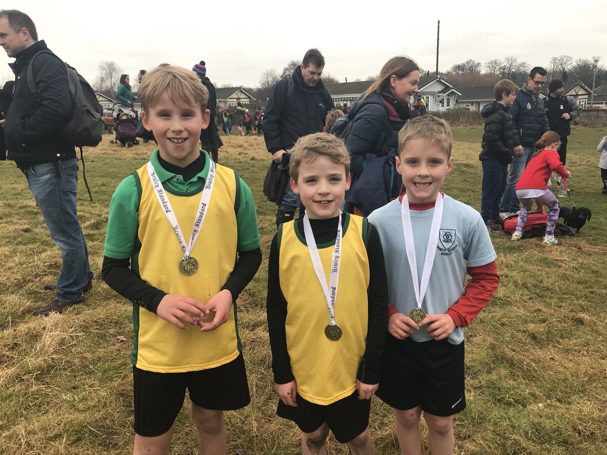 HYFtweet's tweet photo. A few pics from @swissfarmcamp #gokidsrun Big well done to all the kids who ran their socks off! 🏅thanks to @Kezoline for your support 🏃‍♀️@BadgemoreHenley @stmaryshenley @TrinityHenley #ValleyRd #Shiplake You were all amazing!! #hyf2018 https://t.co/RLhWe1spHL