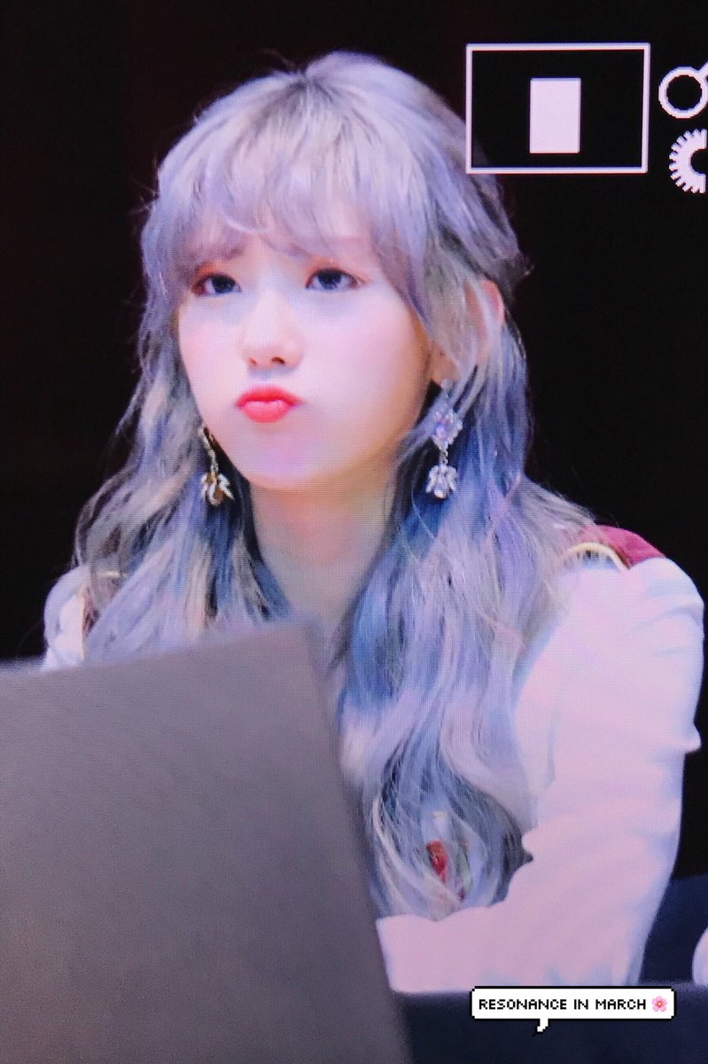 19970306net's tweet photo. 180311 여의도팬싸 @WJSN_Cosmic 
#우주소녀 #루다 #WJSN #LUDA
#꿈꾸는마음으로 🌌 https://t.co/SbDrmnnJ7N