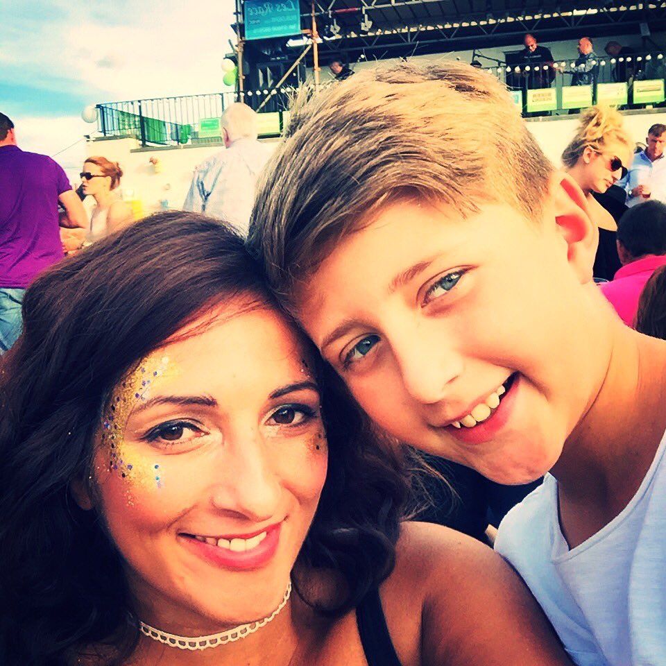 bateman778's tweet photo. Inspired by @JamieMusical jamieandfifi my son is my absolute rock!iwill help follow his dreams,his path,goals,always let him be who he wants to be and not what the world wants him to be.His strength,determination,resilience and motivation in life is what makes ya all #FABMUMS https://t.co/TYMFXENyxr