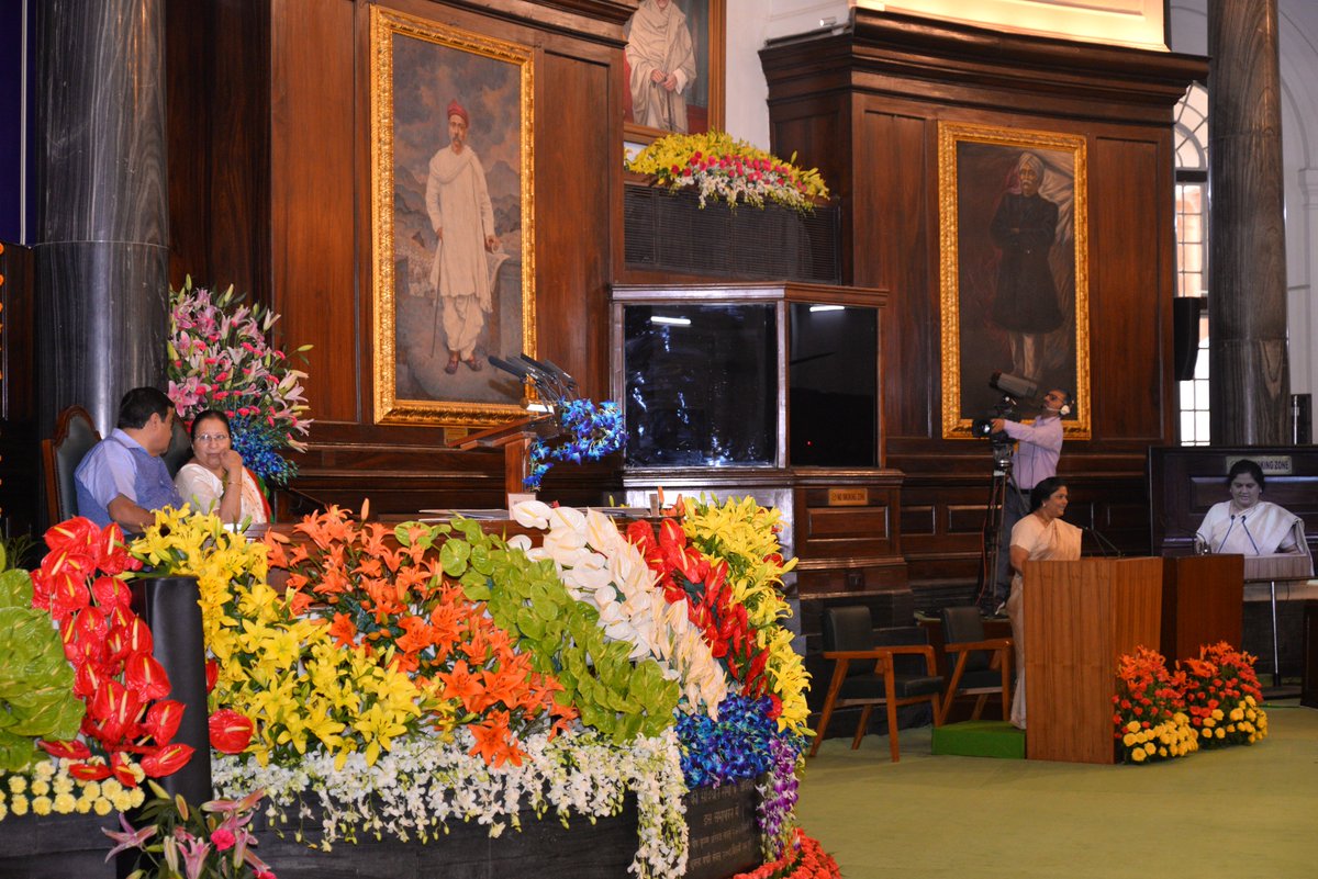 LokSabhaSectt's tweet photo. Glimpses of the Closing Session of #NationalLegislatorsConference in Central Hall of the Parliament House.
#NationalLegislatorsConference2018 #NLCDelhi2018 #WeForDevelopment @loksabhatv @S_MahajanLS https://t.co/65PqjwHm74