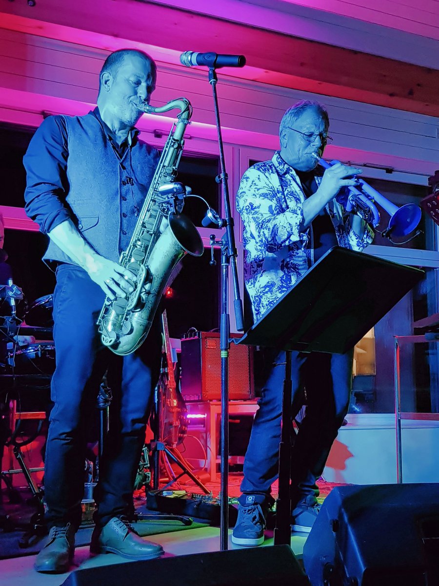 ChrisMccrave's tweet photo. Andy Brush and band nailing it last night at the jazz night at @EWTAbberton with special guest star @AshtonJones @Uksaxplayer https://t.co/ZqUz6IuzH2