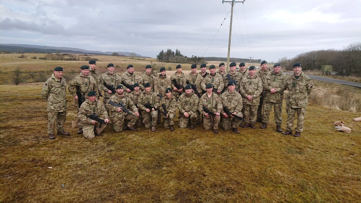 GezZillaPT's tweet image. @_6RIFLES My extended family and the winners of the #6RIFLES operational shooting competition in #Brecon #CCoy Well done #Riflemen #SwiftandBold #ThisIsBelonging