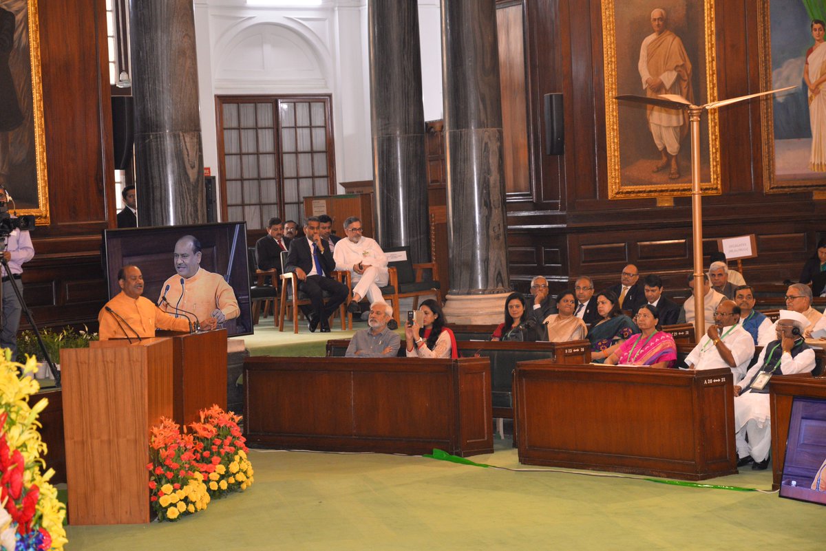 LokSabhaSectt's tweet photo. Glimpses of the Valedictory Session of #NationalLegislatorsConference in Central Hall of the Parliament House.
#NationalLegislatorsConference2018 #NLCDelhi2018 #WeForDevelopment @loksabhatv @S_MahajanLS @MVenkaiahNaidu @rajyasabhatv @loksabhatv https://t.co/gnaw4x4wjt