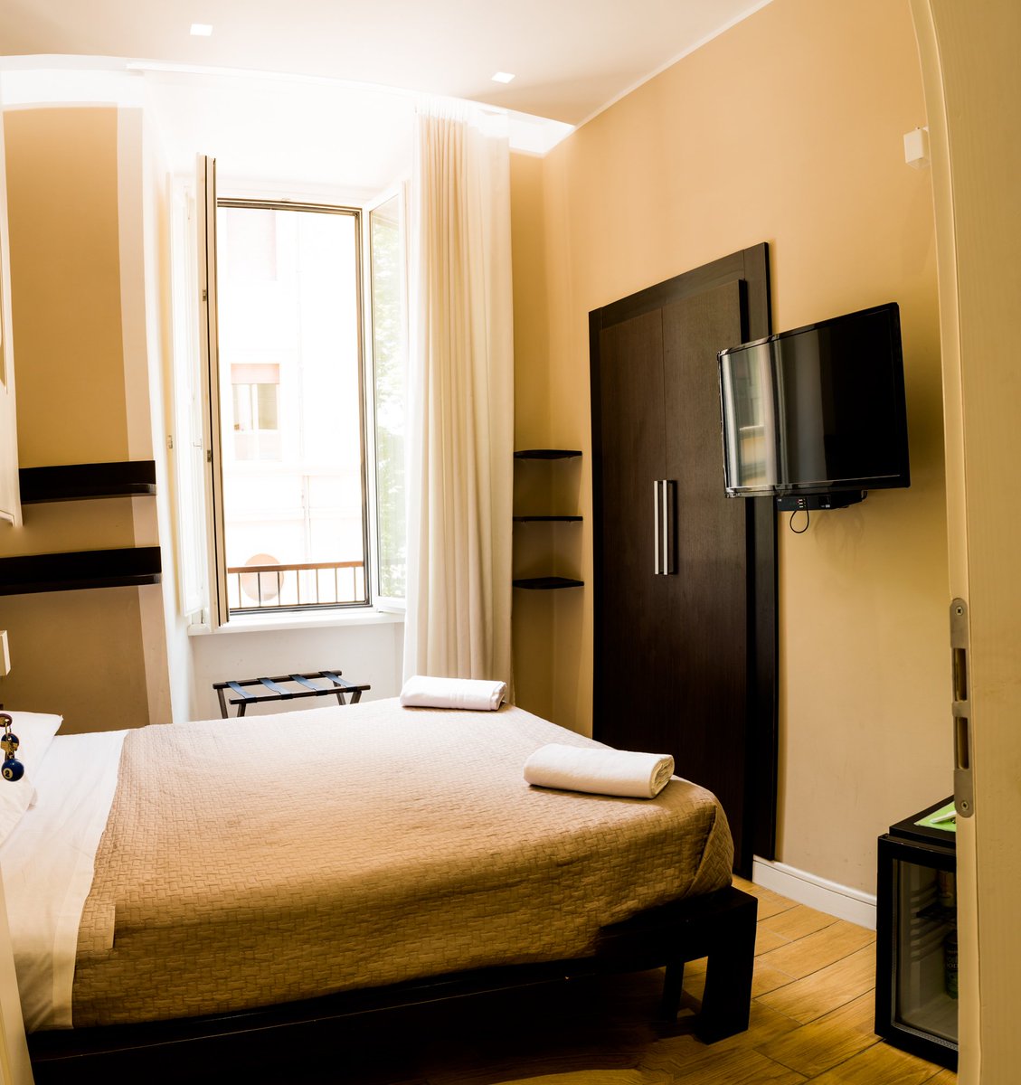 TheWesleyLdn's tweet image. #double rooms at The Wesley #Hotel in Rome are perfect for couples. Ideal location to explore Rome. thewesleyrome.com #ttot #tt #lp #trave