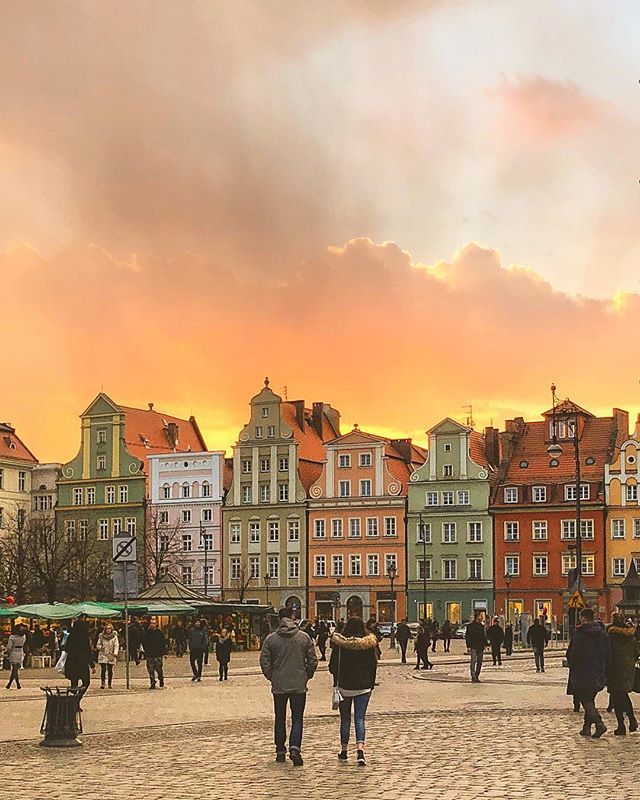 marcin_walencik's tweet photo. Zachód słońca nad Solnym || #wrocław #wroclaw #polska #poland #why_i_explore #neverstopexploring#createexplore #shotoniphone #living_europe #beautifuldestinations#ig_europe #shotoniphone #instamagazine_
#sunset #visualsoflife #igerspoland #artystycz… https://t.co/Pv5UwRvCmv https://t.co/YDmkIJSeWo