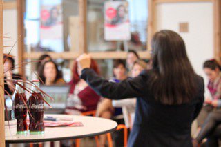 ImpactHubMAD's tweet photo. "Muchas veces los límites para crecer están en la cabeza, no en los factores externos." Cómo escalar tu emprendimiento con Sayuri Alvarado #GIRAMujeresWeekend @CocaColaCo_es @CocaCola_es @ImpactHubDSS https://t.co/bQhW0yIk5J