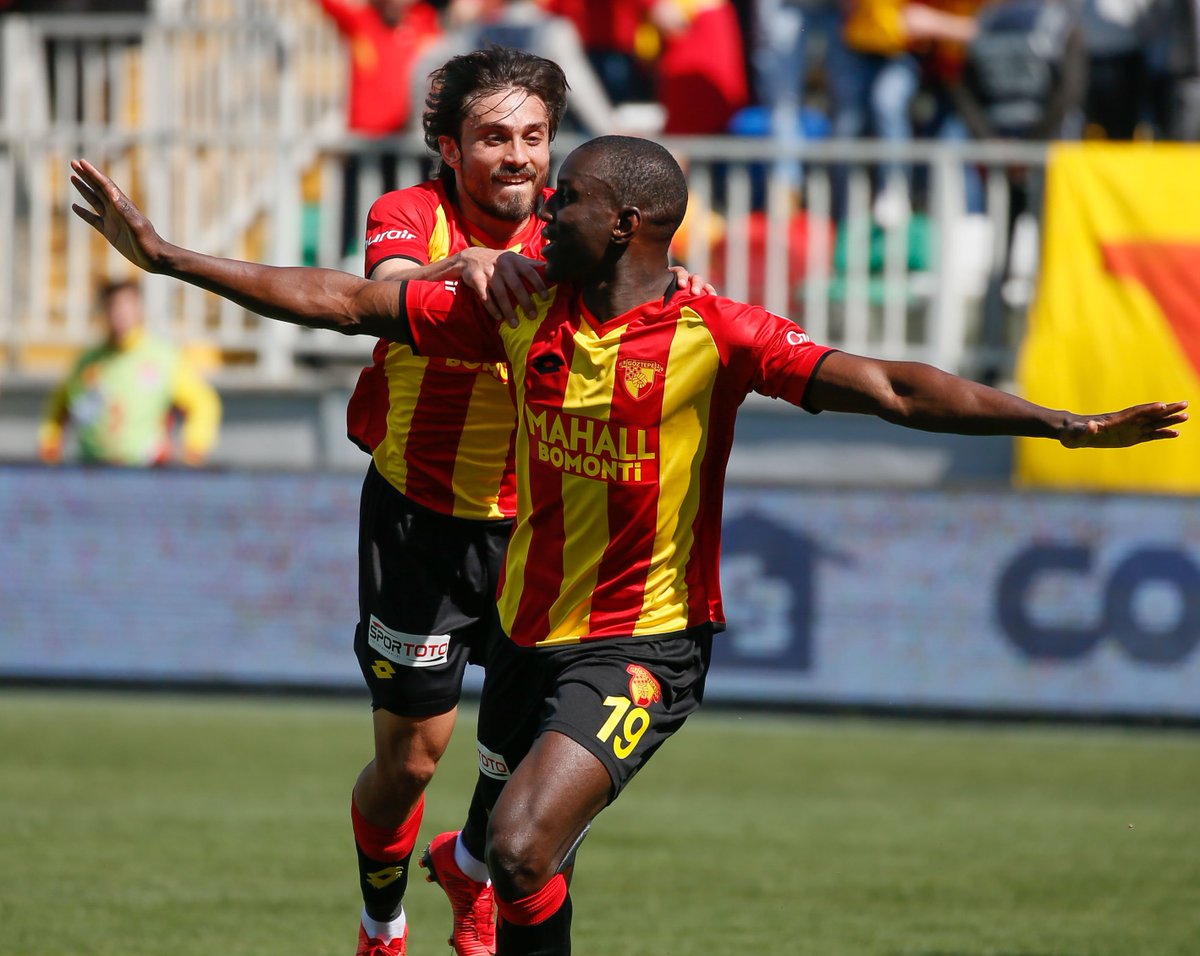 Ntv Spor Evindekal On Twitter Demba Ba Ve Goztepelilerin Gol Sevinci