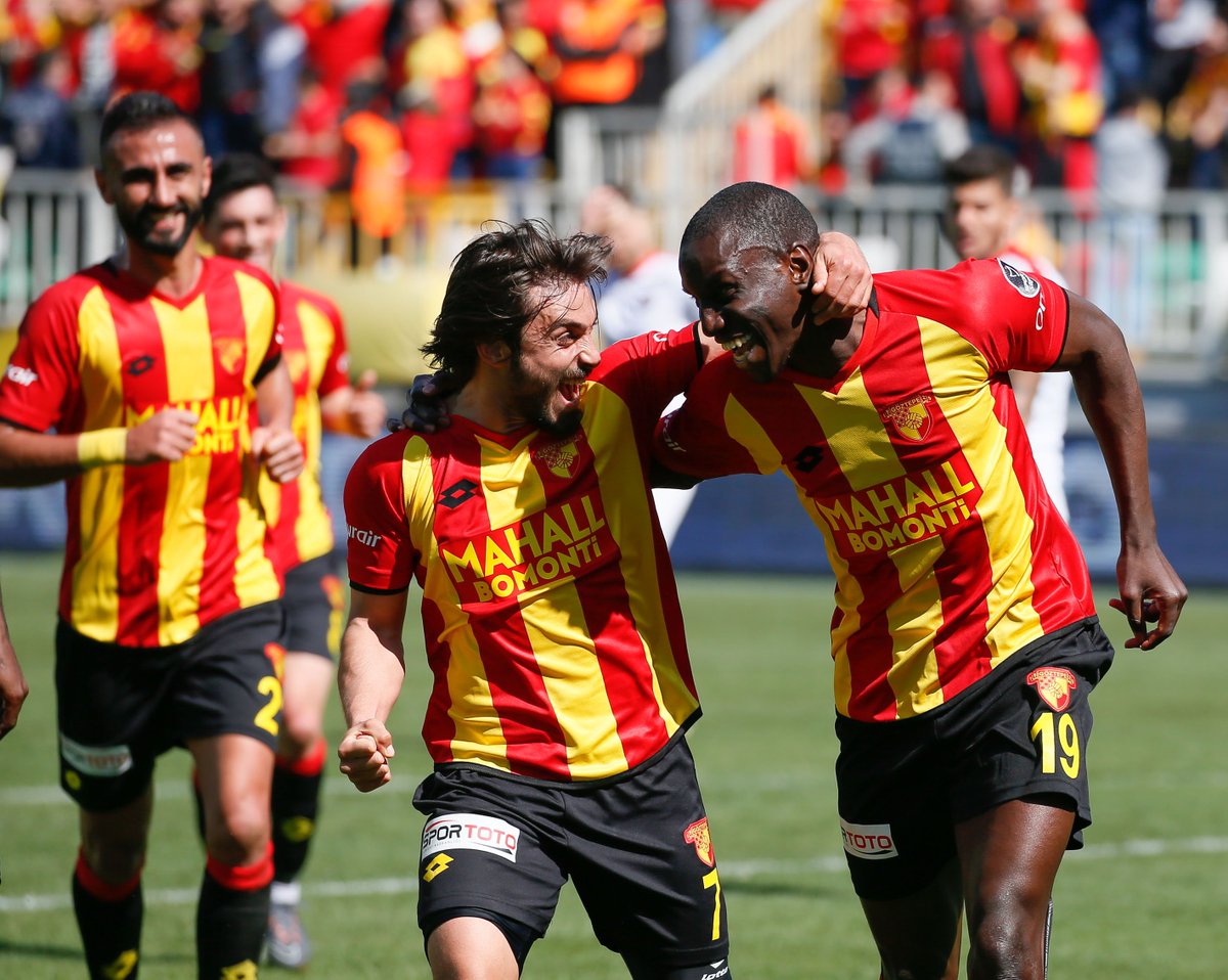 Ntv Spor Evindekal On Twitter Demba Ba Ve Goztepelilerin Gol Sevinci