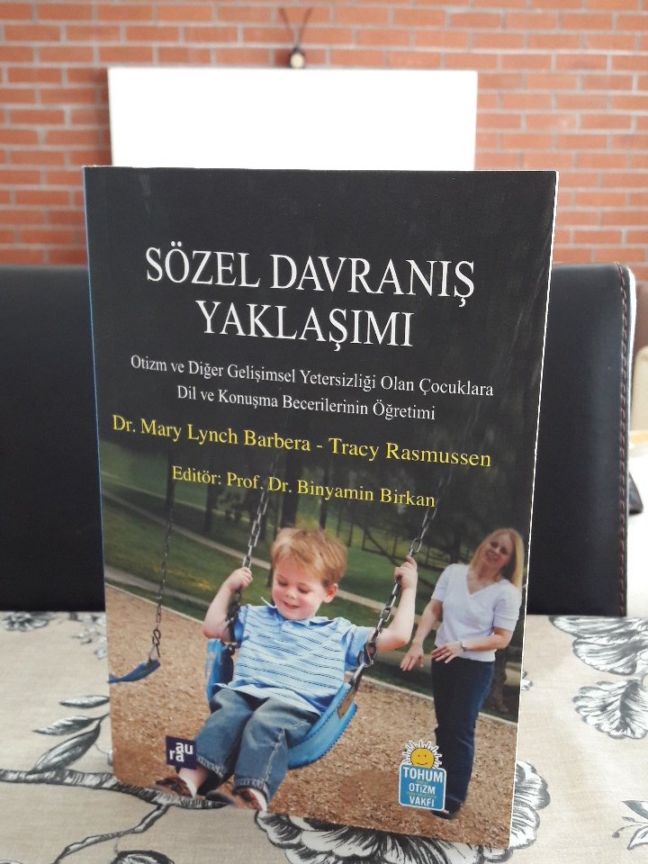 slmparlak's tweet image. Kitabin yazarlarindan birisi #mary diplomali bir hemsiredir ve esi tip doktorudur. #verbalbehavior