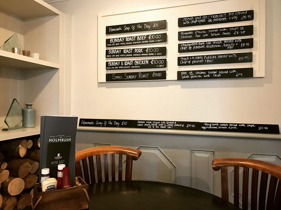 HolmbushInn's tweet photo. 🌸🌷HAPPY MOTHER'S DAY🌷🌸 we have so many specials on today they won't even fit on our display boards 🤷🏼‍♀️ #MothersDay2018 https://t.co/VC474hNqIB