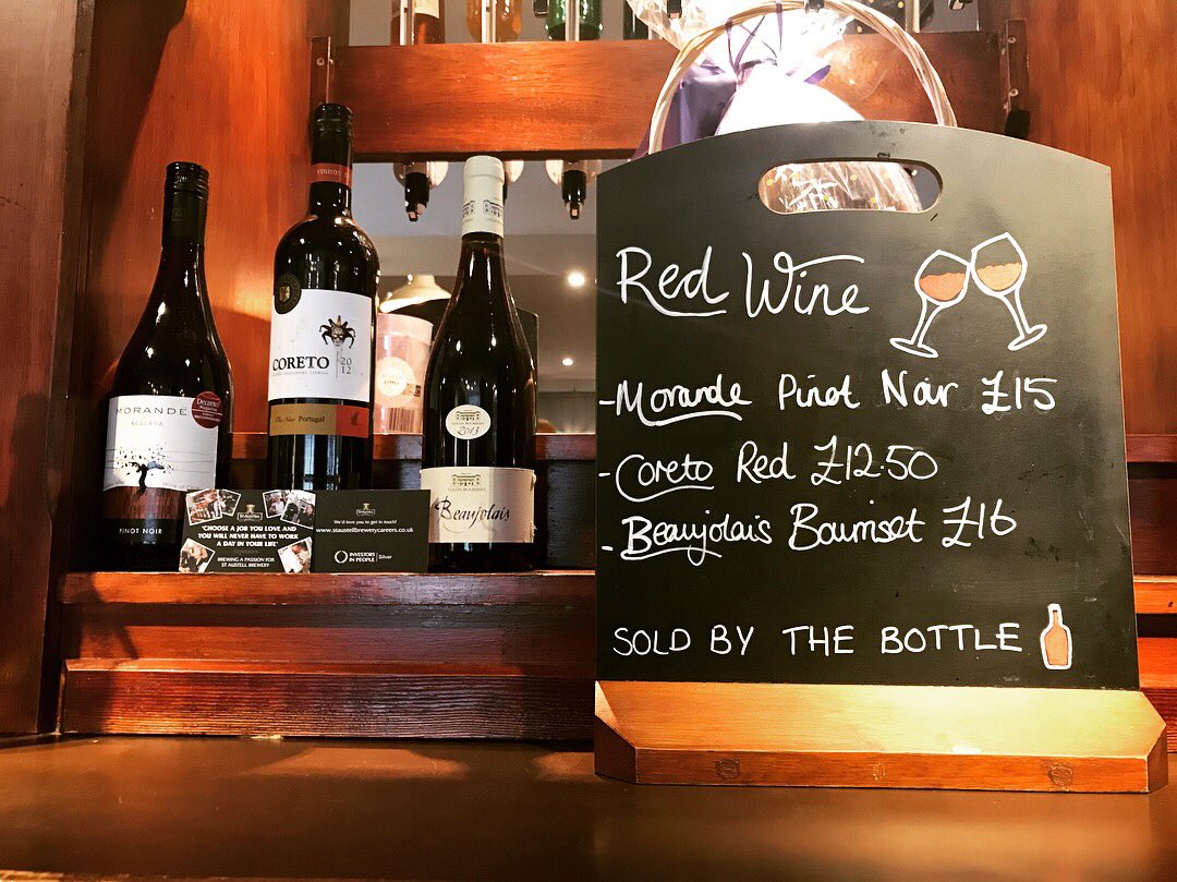 HolmbushInn's tweet photo. 🌸🌷HAPPY MOTHER'S DAY🌷🌸 we have so many specials on today they won't even fit on our display boards 🤷🏼‍♀️ #MothersDay2018 https://t.co/VC474hNqIB