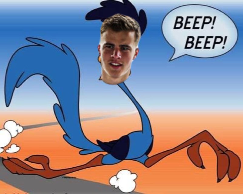 Images from yesterday's <a href="/TadcasterAlbion/">Tadcaster Albion</a> game of the wizard Harry Shep going down the wing #BeepBeep #BoyWonder