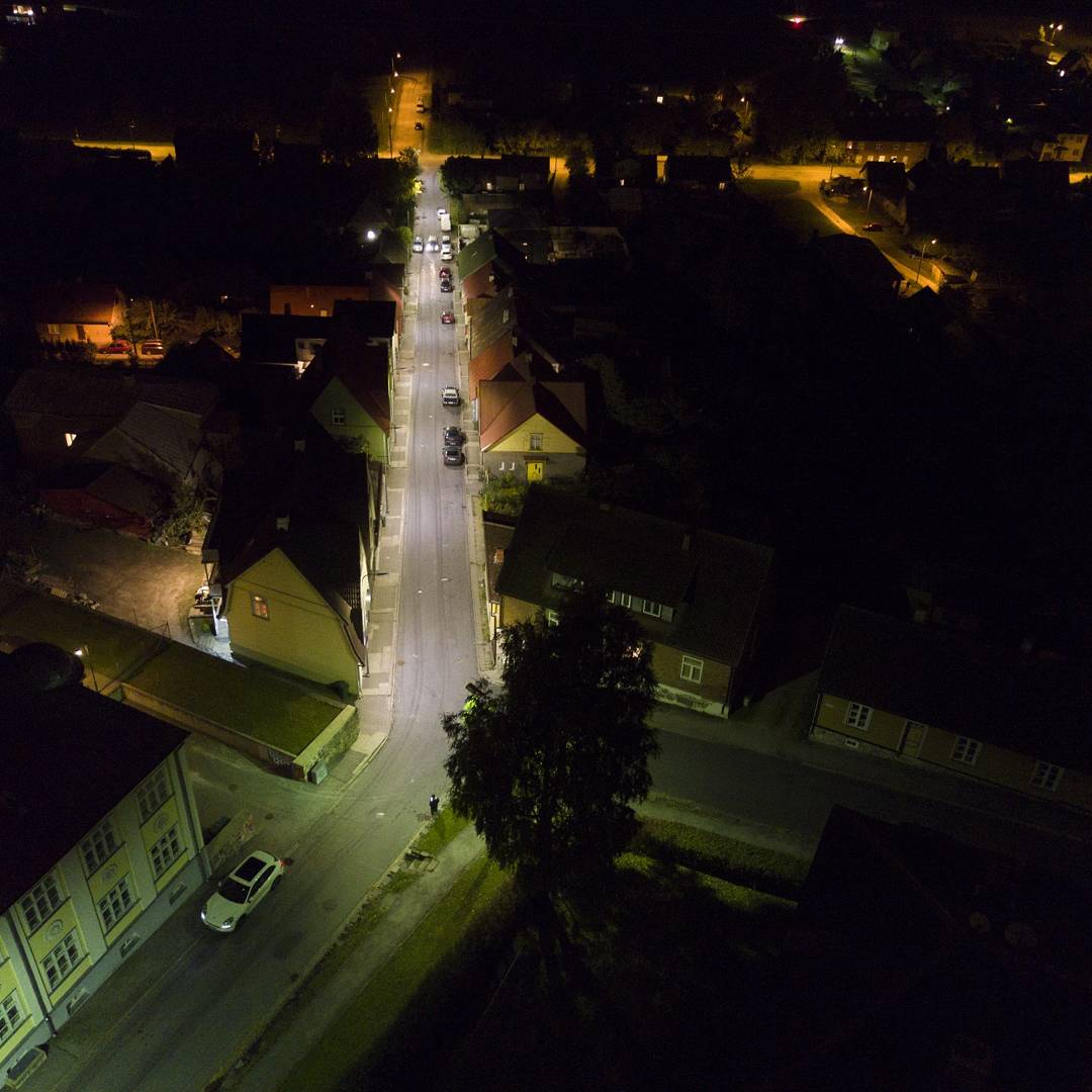 HugoLEDpro's tweet image. #LED #cobra-style #led #street #lights installed in Estonia. Easier and safter for car drivers, isn't it? These led street lights were #ENEC standards certified, also #UL and #DLC listed.