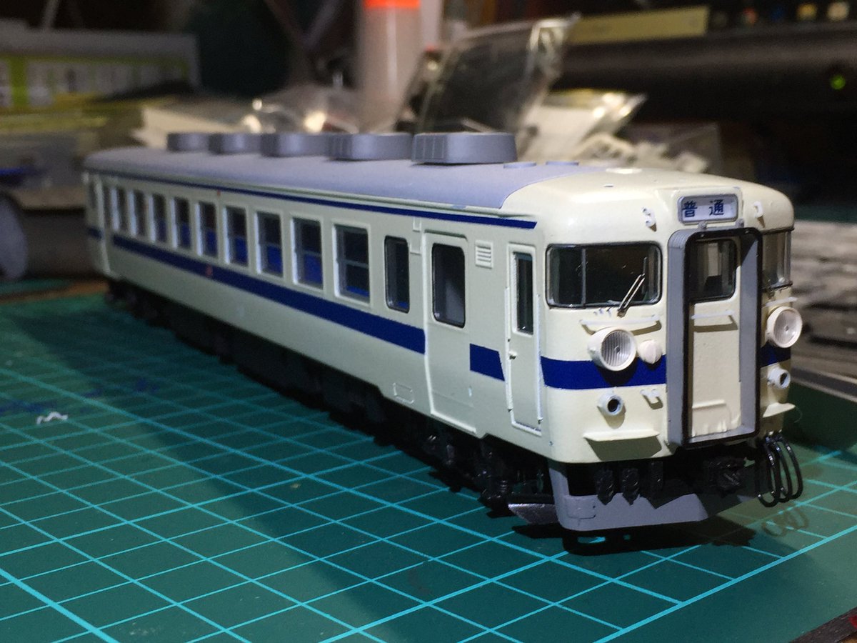 汐美車輌工場主任 در توییتر 16番 Ho キハ58作った際に調色した青23号 を塗装した後 ガイアノーツのアルティメットホワイトを塗って その上からfarbeのクリーム10号で塗装 九州の457系jk 9編成です これから編成差異等の細かな部分に手を入れていきます