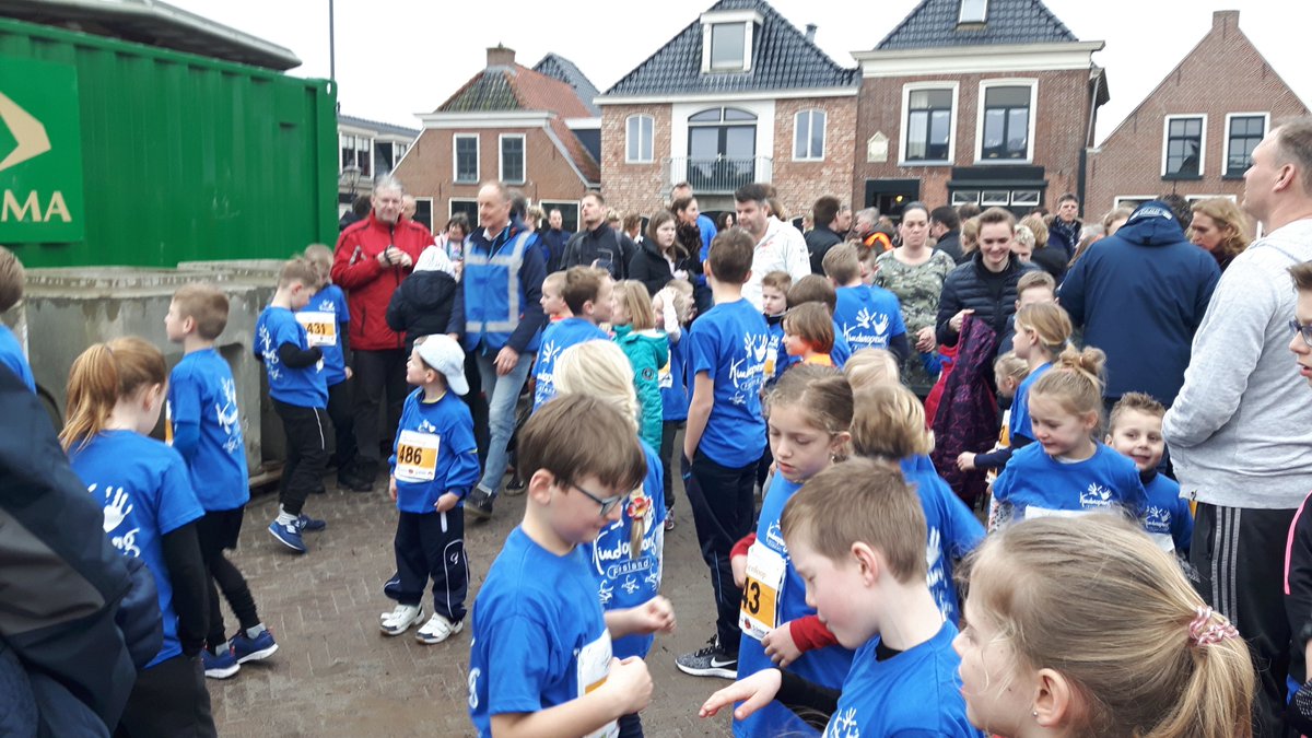 sybrenposthumus's tweet photo. Alle bern klear foar de #Merenloop #Grou. Súkses allegear! @MerenloopGrou https://t.co/65UuDOBPe7