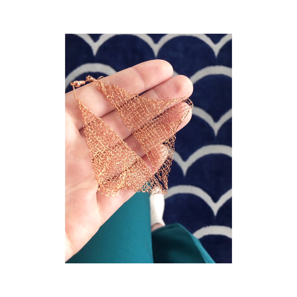 AnnaDuffy_'s tweet photo. Earrings for the day! 

#design #knitted #jewellery #pattern #copper #handmade #fashion #sundayfunday #SundayMorning #homedecor https://t.co/cG14EYunJ1