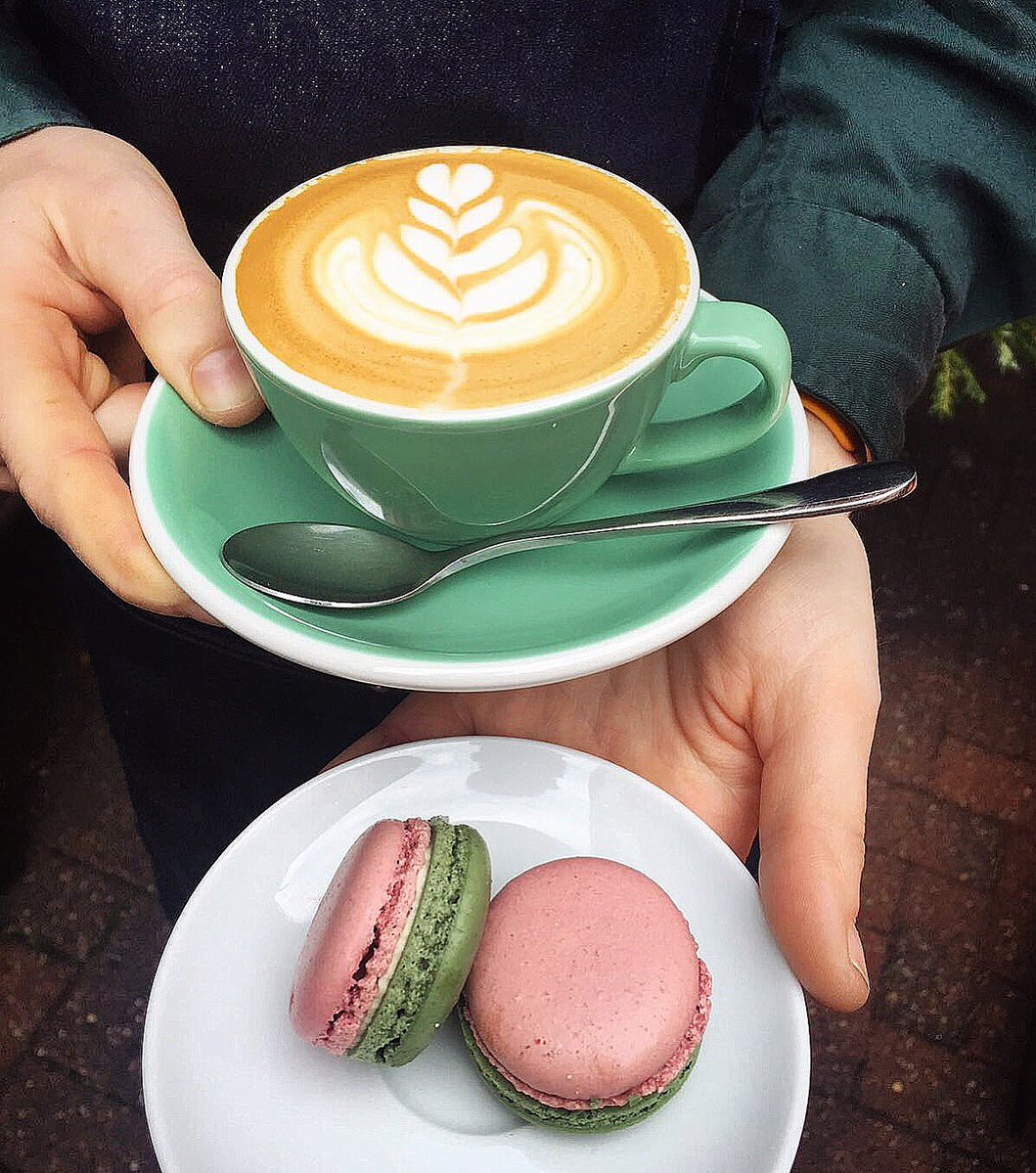 Here til five guysssss.

#sheffieldissuper #sheffield #Macaron