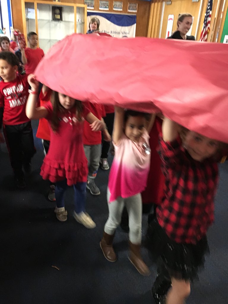 RP_CSD's tweet photo. First grade celebrates the Chinese New Year with a parade. https://t.co/aijPWbkO7u