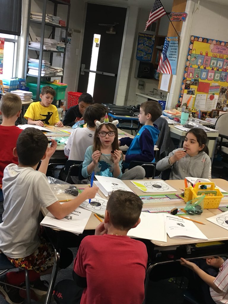 RP_CSD's tweet photo. 3rd graders have science day! https://t.co/LJfP2gvqnz