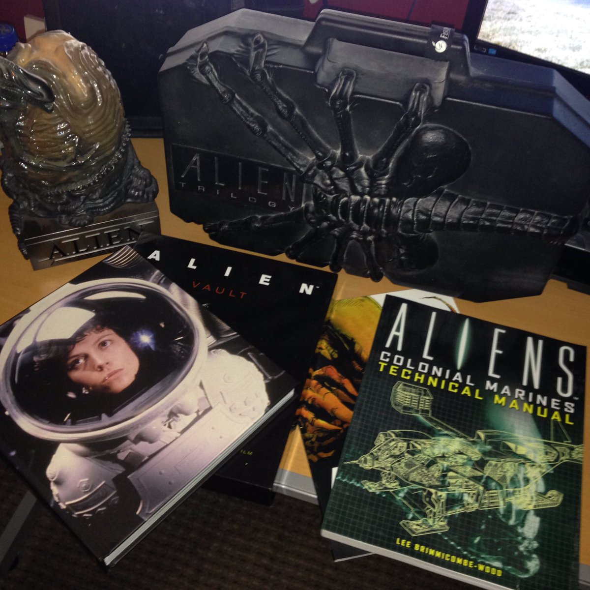 PBRstreetgang73's tweet photo. More of my #AliensCollection https://t.co/QJmDHgagUD