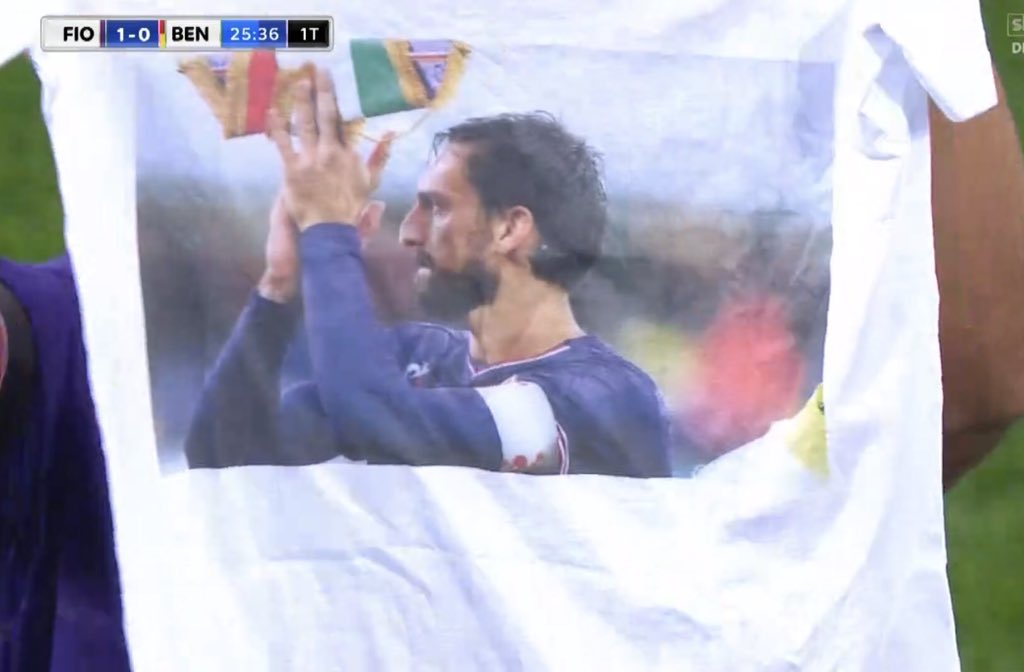 Guillaumemp's tweet photo. Et c’est donc Vitor Hugo, le remplaçant d’Astori, qui marque. Avec le numéro 31, soit le 13 inversé. Et dédie forcément le but à son capitaine. Le destin, le football... #FiorentinaBenevento https://t.co/2QKyxDBOfE