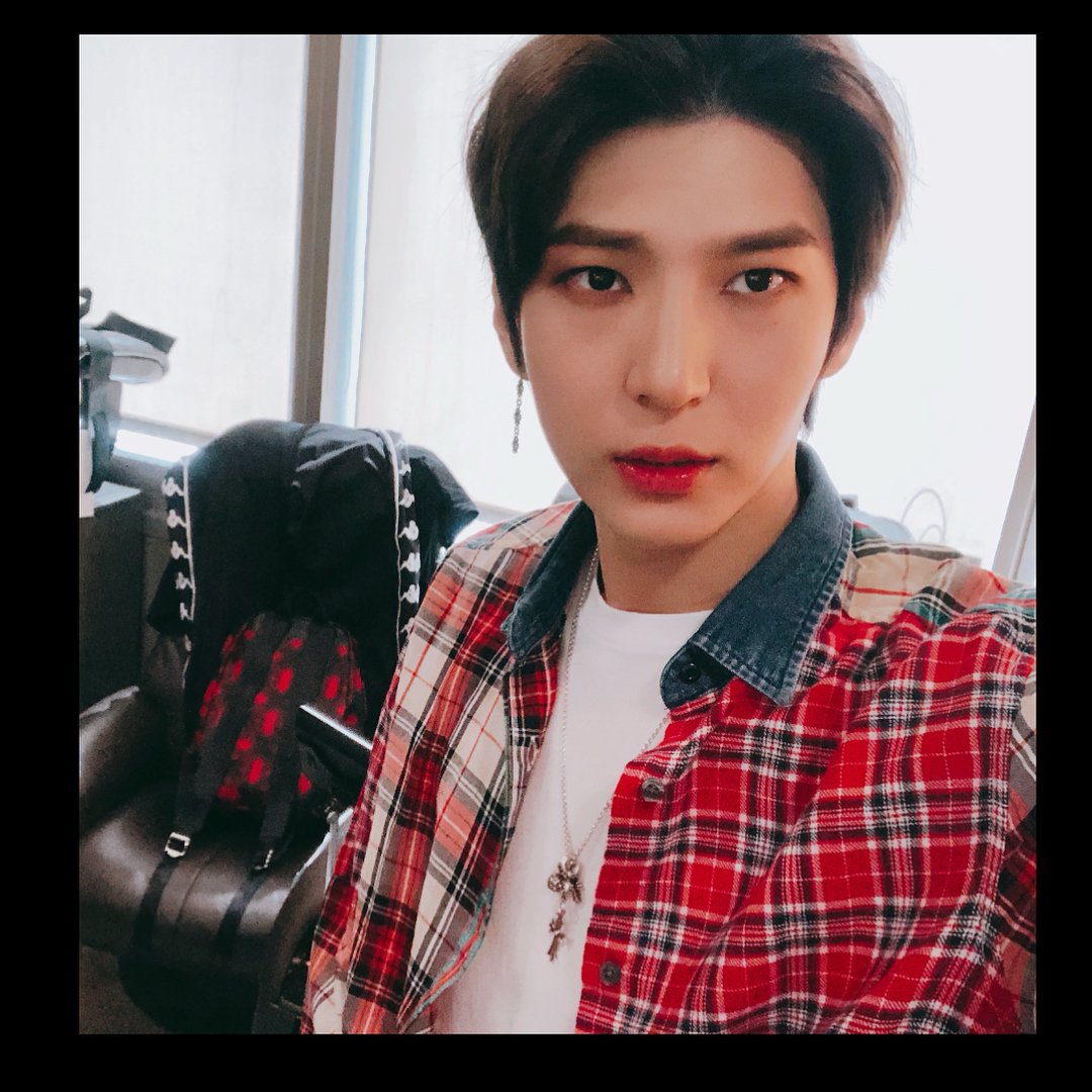 vixxsnaps's tweet photo. [LEO INSTAGRAM(2P)] leo_jungtw: 오늘은 기분이가 젛으니까  슉🤪 https://t.co/EUr1LaZl9r #kpopsnaps https://t.co/zzury1XR3K