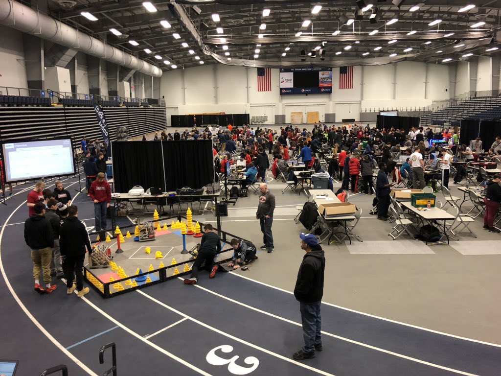 deisel68's tweet photo. #RebelRobotics has passed inspection and we are 20 mins from the start! #HereWeGo #mycrcs #Work https://t.co/zXCdxxXTVe