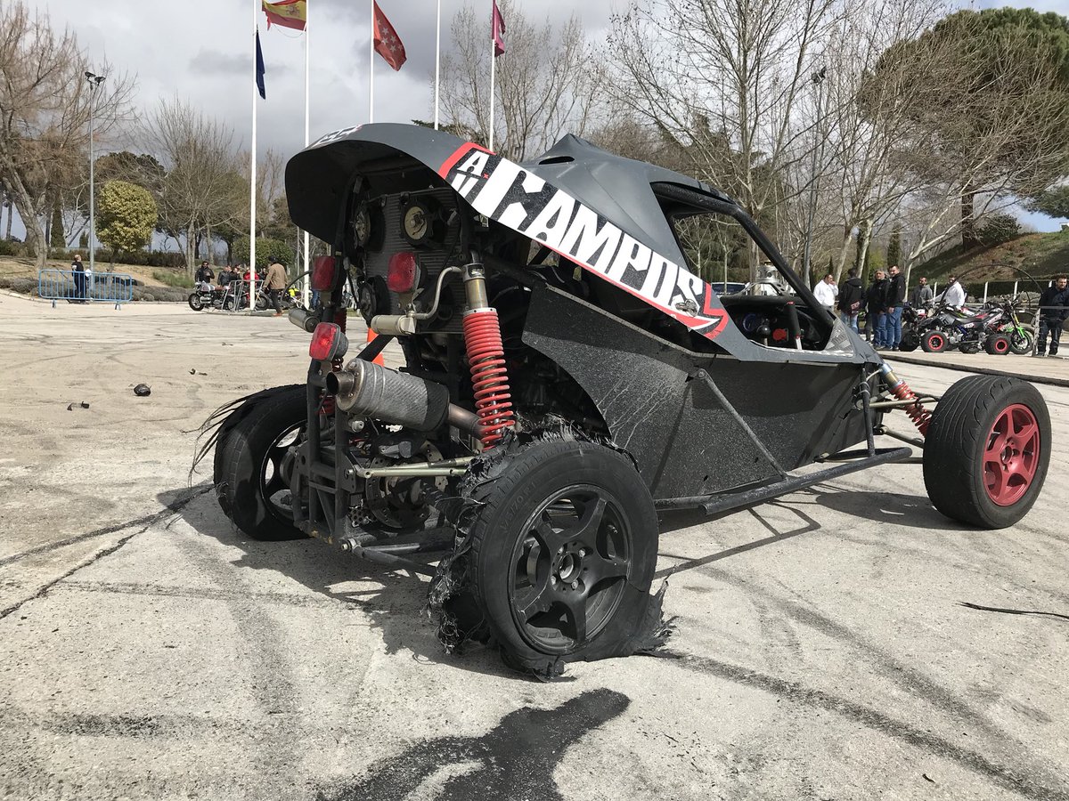 MotoMadrid's tweet photo. Menudo duelo de Kart-Cross que acabamos de vivir en #MotoMadrid18 con @avcamposoficial y Javier Lucena de Semog España. A todo gas!! https://t.co/ik0rFT6WTD
