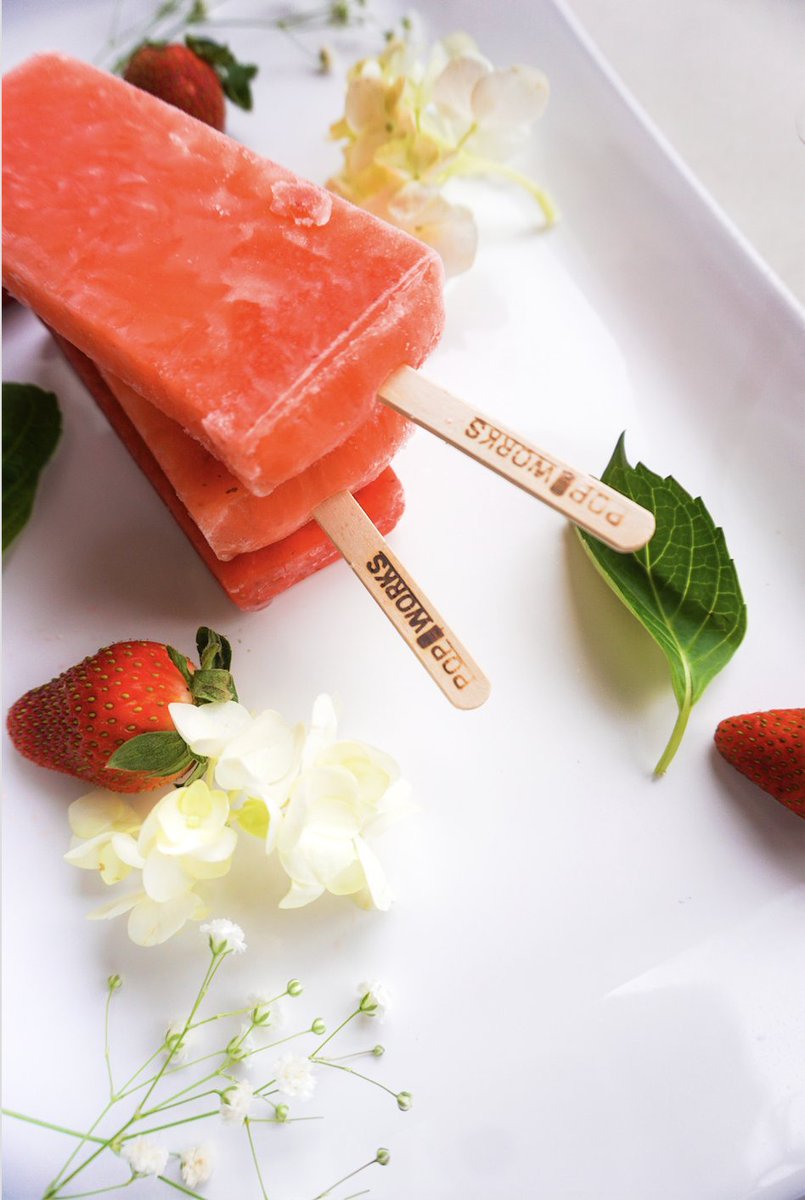 ThePopWorks's tweet image. Spring Forward means spring pops, and we LOVE all of the Spring things 😍🌿🌸🍓 A Strawberry Pop is spring perfection #PopworksBG #ArtisanPops #FruityPops #SpringForward #SweetTreat #SpringPops #Strawberry