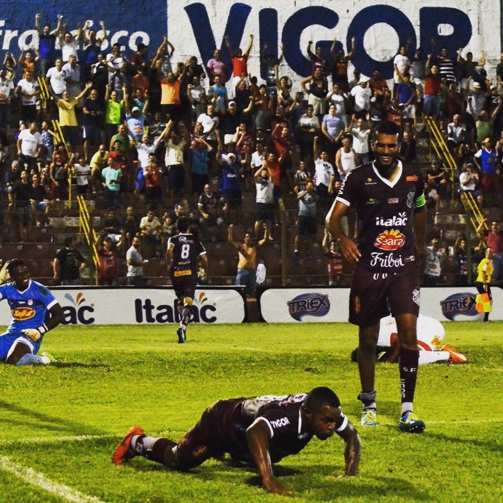 felipediasfb5's tweet photo. Mais um gol do cachorro louco, cria da V.K !!! A Deus toda a glória . #pitbuul #cachorrolouco #meninodavila 🙌🏾🐶❤️ https://t.co/a8WlShJM7O