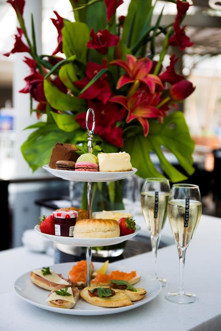 Happy Mother's Day! Time for treats and bubbles for all the sweet mothers! #Mum #mummy #treats