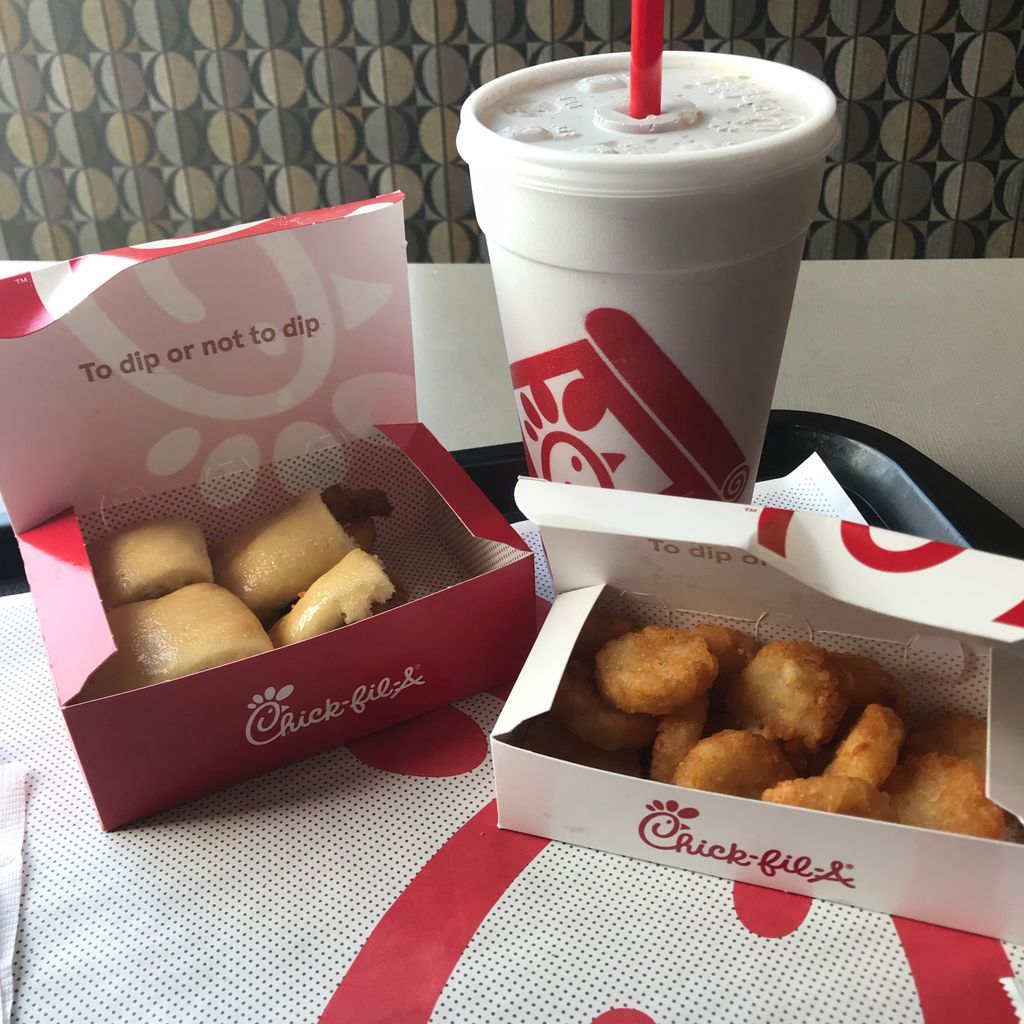 CFANMB's tweet photo. We love the smell of Chick-n-Mini’s in the morning. 🌤😍 #CFANMB https://t.co/pHzivrx2uJ