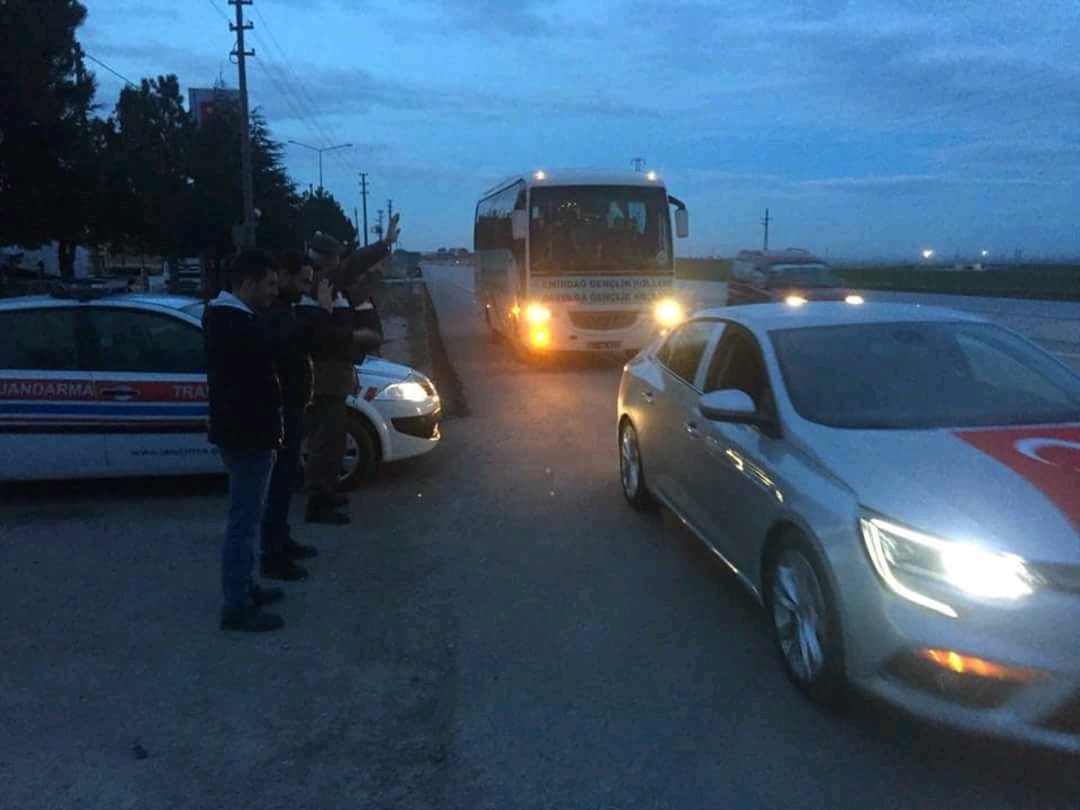 AkliselimEmirda's tweet photo. AK Parti Emirdağ İlçe Başkanlığı tarafından düzenlenen "Mehmetçiğe Destek" programı na AK Liselim Emirdağ olarak bizde katıldık.#hedefkızılelma #reis #Erdoğan #ankara #afrin #2023 #akparti 
#cinderesi #afyon #emirdag #lise 
#afrin #zeytin #barış #aklise #istanbul https://t.co/tUaXjZmb9L