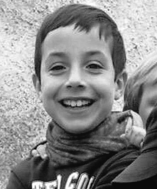AlmeriaOfficial's tweet photo. ÚLTIMA HORA!‼️⚠️

Encuentran sin vida al pequeño Gabriel.

No merece la pena ni mencionar quien detuvo tu vida.

Pequeño Gabriel, sigue nadando allá donde estes, nunca estarás solo. 🐟🐟🐟. Siempre estaremos junto a ti

Almería te quiere pequeño🐟💕
#TodosSomosGrabiel https://t.co/RFYJeLrSNl