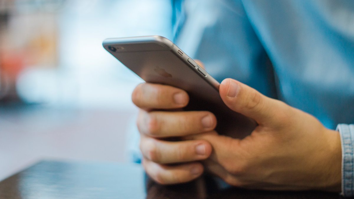 BrontideMedia's tweet photo. For many #retailers, #mobiletraffic equals or exceeds #desktoptraffic. Now #mobilesales represent the majority of total #ecommerce for retailers with successful #shoppingapps...
https://t.co/cyFrVzewkH https://t.co/67cVYnwxYY