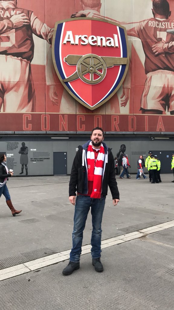 PUNC14GASSON's tweet photo. Huge happy 31st birthday to my hubby Ryan! We’re ready for the game ⚽️😁 #AFCvWFC @Arsenal https://t.co/0VYOmxZ70Z