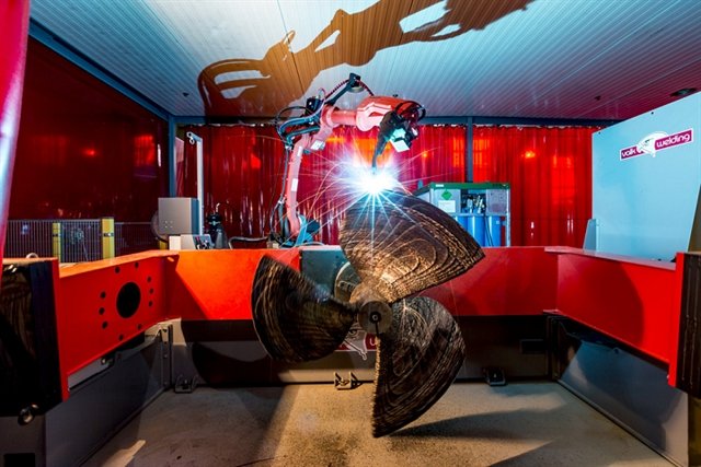 aurbis's tweet photo. Who needs sand casting when you can use a giant welding #robot to build large metal parts? Watch the video to find out how the @RAMLABNL #WAAMpeller was created using a novel method! #additivemanufacturing #3DPrinting https://t.co/h7YRyhHajL https://t.co/OAP3gzusPL